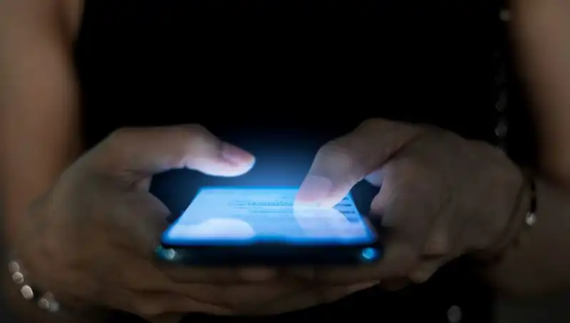 Narsisizmin İşareti: Telefon Alışkanlıklarımızın Gizli Mesajları