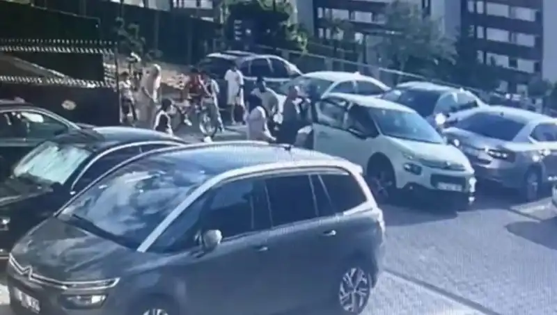 Eşi ve Yakınlarını Araba ile Ezerek Kaçmaya Çalıştı: Olayın Ardındaki Gerçekler