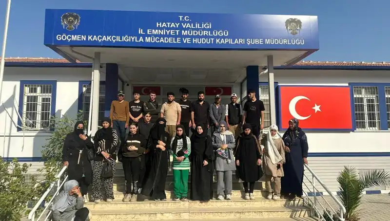 Minibüste 24 Göçmen Yakalandı: Sınırda Dramı Gözler Önüne Seren Olay