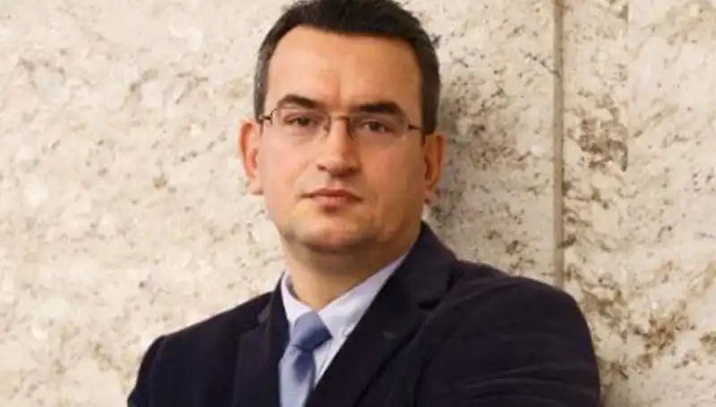 DEVA Partisi Kurucusu Metin Gürcan: Hayatı, Vizyonu ve Siyasi Geleceği