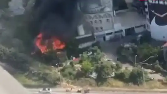 Kağıthane'de Korkutan Yangın: Dumanlar Gökyüzünü Sardı ve Yaşanılan Panik