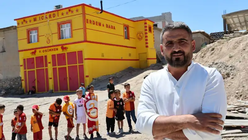 Fanatik Taraftar, Icardi'nin Ardından Osimhen’i Evinin Dış Cephesine Yazdırdı!
