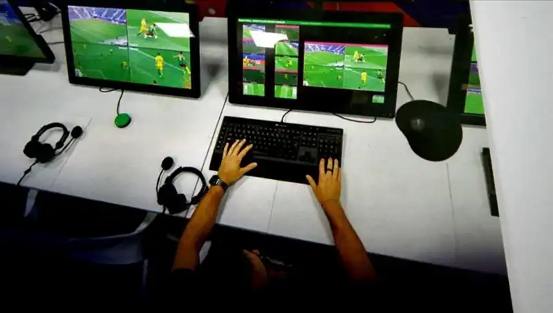 İtalya'daki Futbol Müsabakalarında VAR'ın Kullanımı Artık Ekranlarda Gösterilecek
