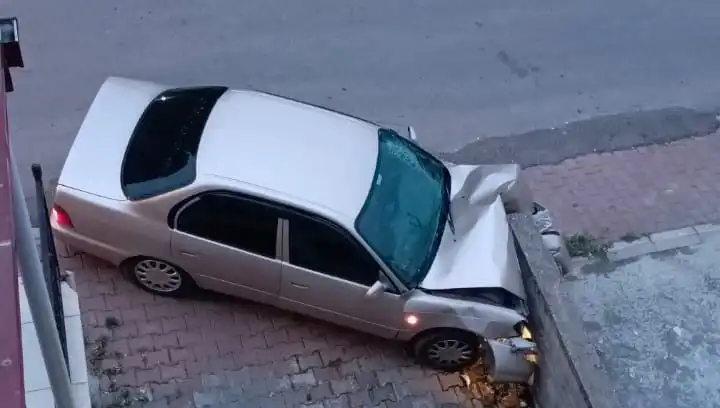 Kontrolü Kaybeden Araç Korkunç Bir Kazaya Neden Oldu!