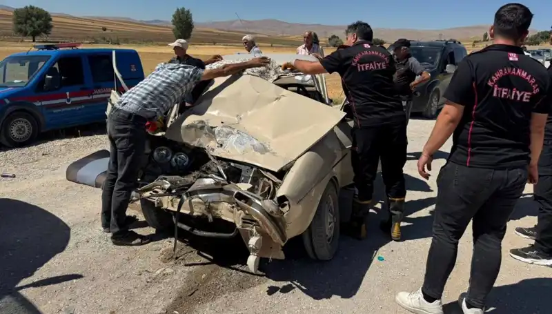 Kahramanmaraş'ta Kaza: Kamyonet ve Otomobil Çarpıştı, Hayatını Kaybedenler Var!
