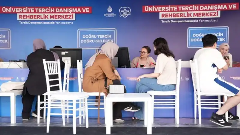 İstanbul'da 24 Yeni "İBB Tercih Danışma ve Rehberlik Merkezi" Açılıyor