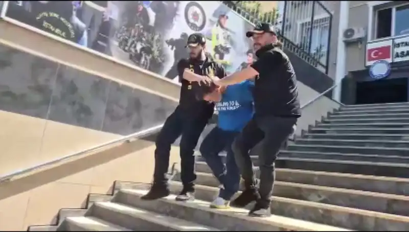 Ümraniye'de 600 Bin Liralık Gasp Olayı: Film Gibi Takip Sonucu Yakalandılar!