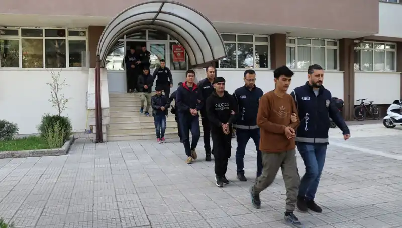 İki İlde Yakalanan Düzensiz Göçmenlerin Dramı ve Dikkat Çeken Sayılar