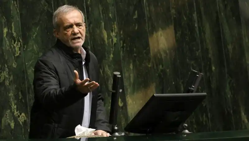 Lüks Gezilere Tepki: İran Cumhurbaşkanı Yardımcısının Görevden Alınması Şoke Etti