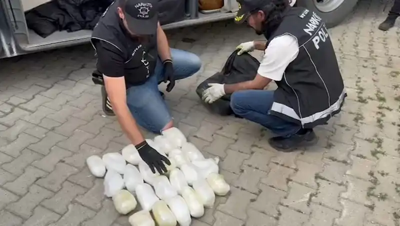 Yolcu Valizinde Ele Geçirilen 13 Kilo Metamfetamin Skandalı