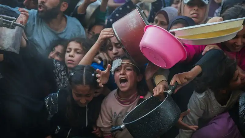 Gazze'de Açlık Krizi: Un Stoklarının Tükenmesi Hayatları Tehdit Ediyor