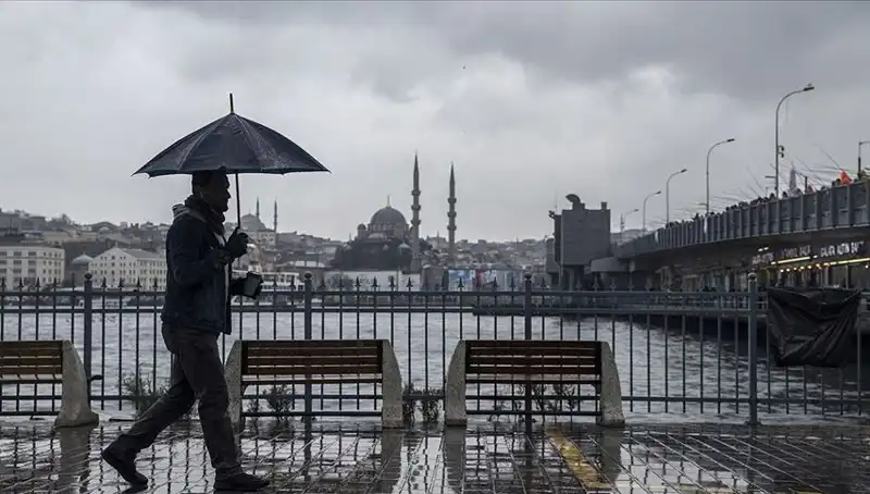 İstanbul'un Bahar Keyfi Bitti: Yağmur ve Kar Geri Dönüyor!