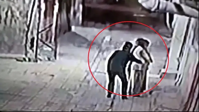 İstanbul’da Polisi Pazarcı ve Simitçi Kılığına Sokarak Kapkaççılara Baskın