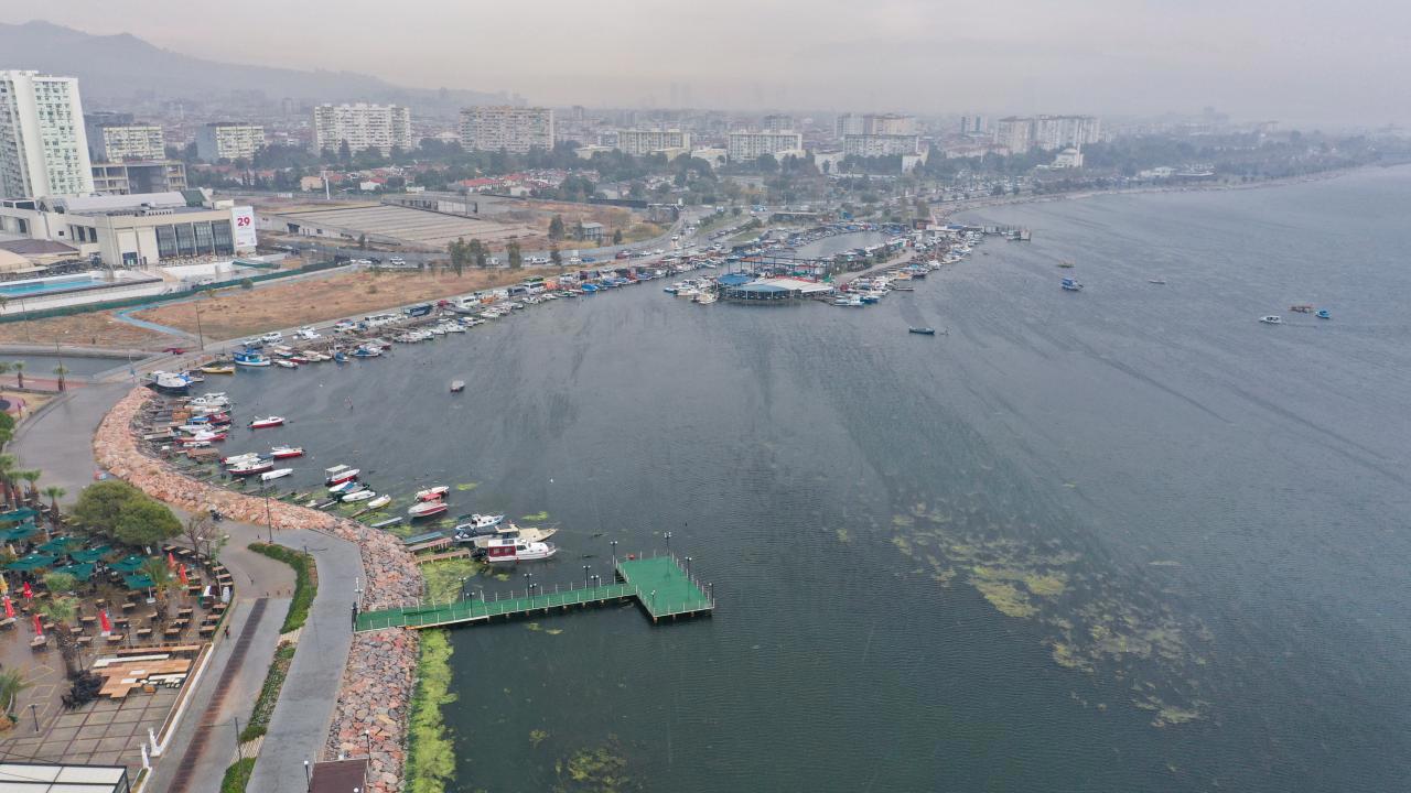 İzmir Körfezi'ndeki Kirlilik İçin Soruşturma Başlatıldı