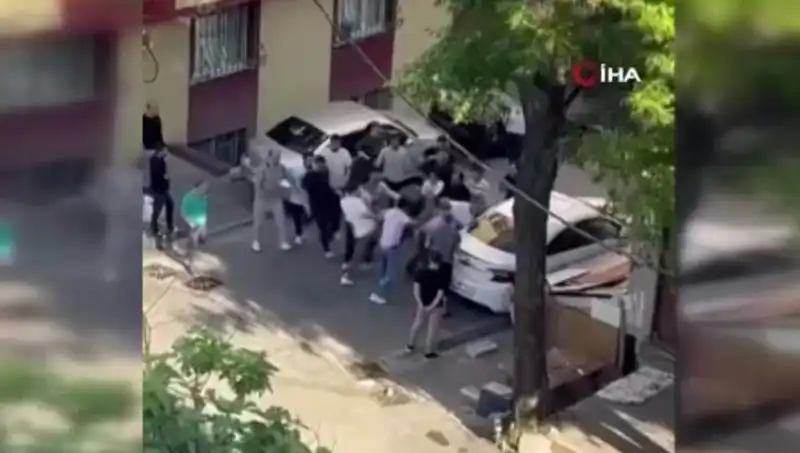 Kapıları Zorlayan Madde Bağımlısına Meydan Dayaklı Ceza
