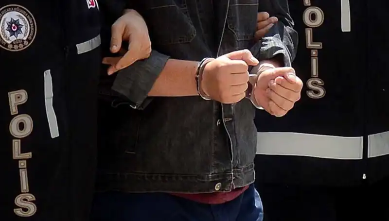 Kayseri'de Yasa Dışı Silah Satışı Operasyonunda İki Zanlı Tutuklandı