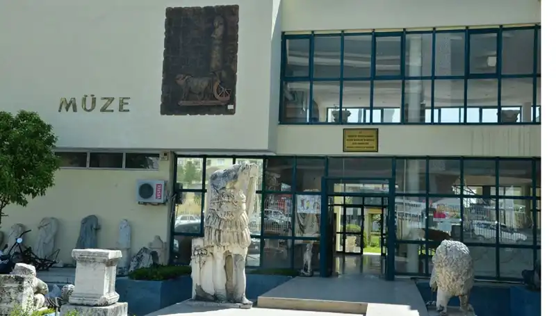 Biletleri Çöpe Atan Müze Çalışanlarına Hapis Cezası Verildi