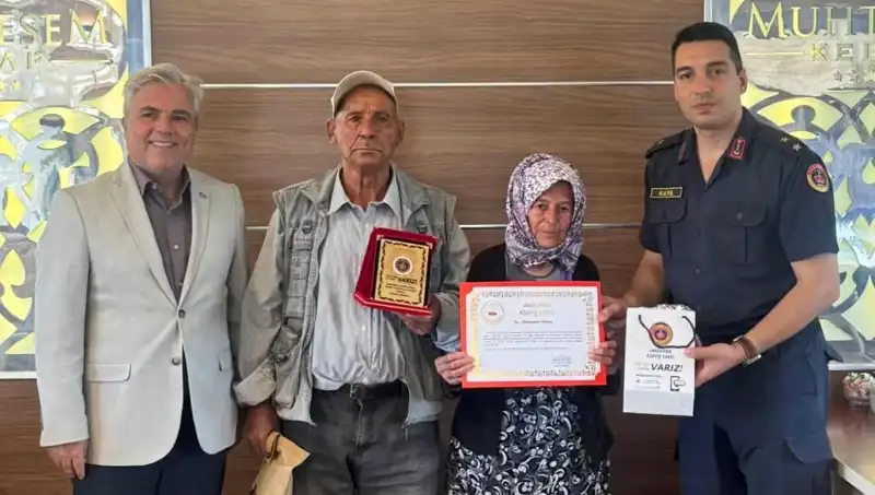 Tek Varlıkları Olan Evi Jandarmaya Bağışladılar: Dokunaklı Bir Hikaye