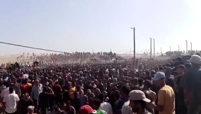 İsrail'in Gazze'ye Yönelik Saldırısı: 26 Can Aldı, Yardımlar Engellendi