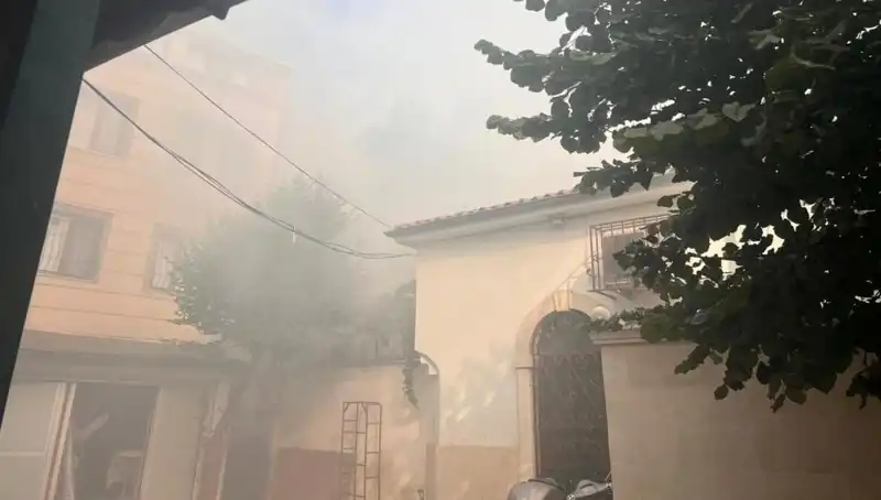 Fatih'te Tarihi Tahta Minare Hamamı'nda Yangın Paniği: Zarar Ne Kadar?