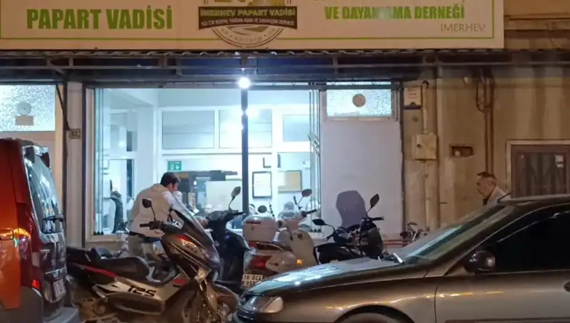 Lokalde Bıçaklı Kavga: Gözümüz Önünde Yaşanan Şok Edici Anlar