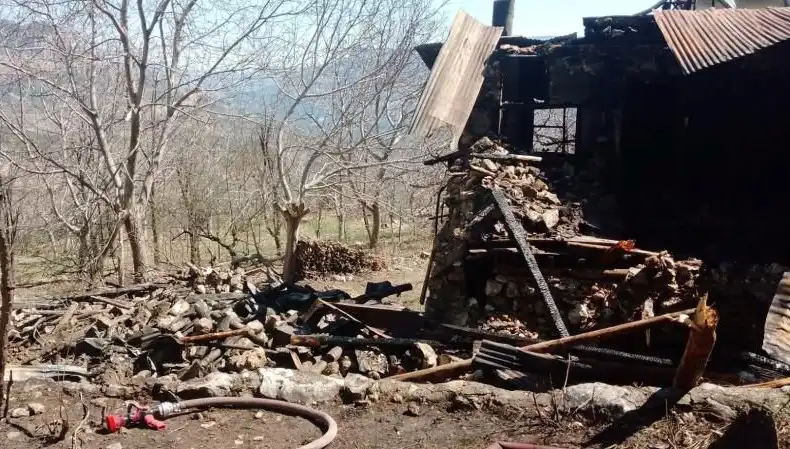 Karaman'da Müstakil Evde Yangın: Bir Can Gitti, Bir Kişi Yaralandı