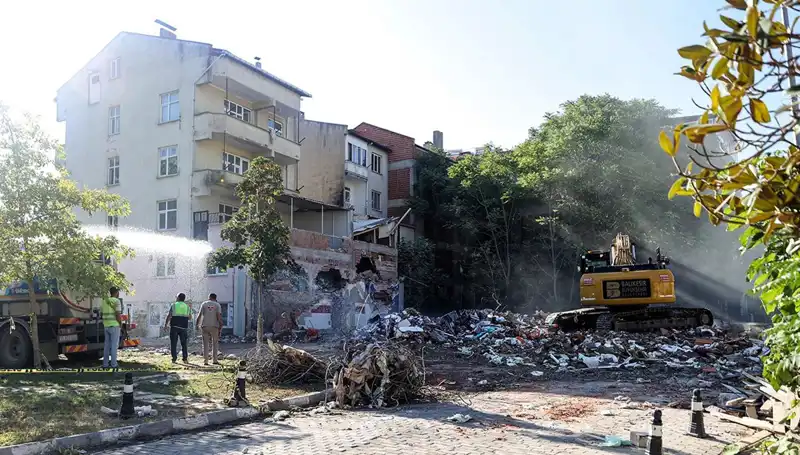 Sındırgı'da Deprem Fırtınası: Artçı Şoklar Devam Ediyor