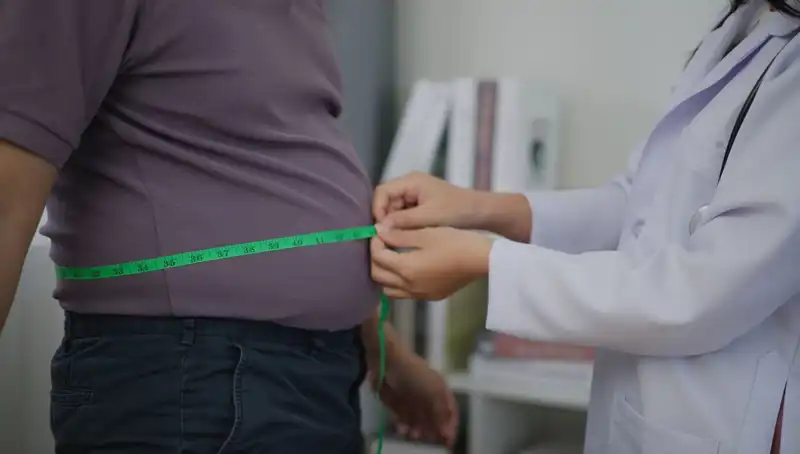 24 Yaşındaki Genç, Sadece İki Besini Bırakıp Nasıl 47 Kilo Verdi?