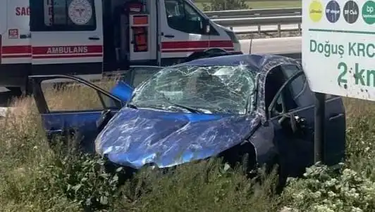 Kontrolden Çıkan Araç Takla Attı: İki Kişi Yaralandı, Olayı Görenler Şokta!